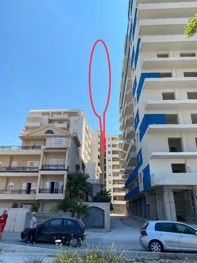 Vlorë Appartamento Giallo מראה חיצוני תמונה